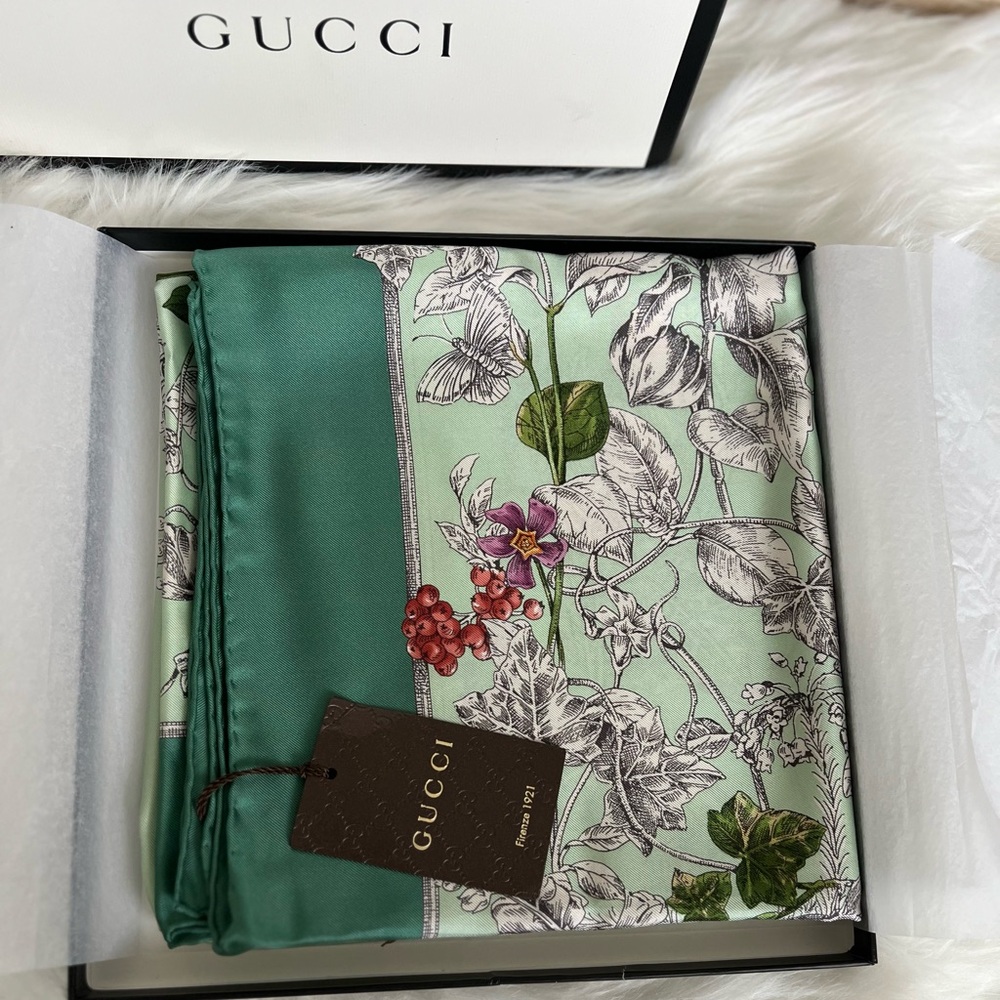 RARE GUCCI Wonder Garden 100% Silk Scarf with Original Box~NWT AUTHENTIC